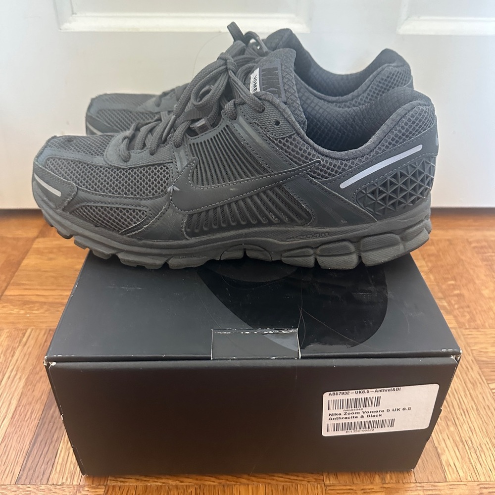 2019 Nike Zoom Vomero 5 Anthracite 9.5